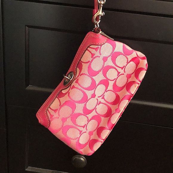 COACH Pink Jacquard Signature C Top Turn Lock Wristlet Mini Purse - Picture 1 of 16